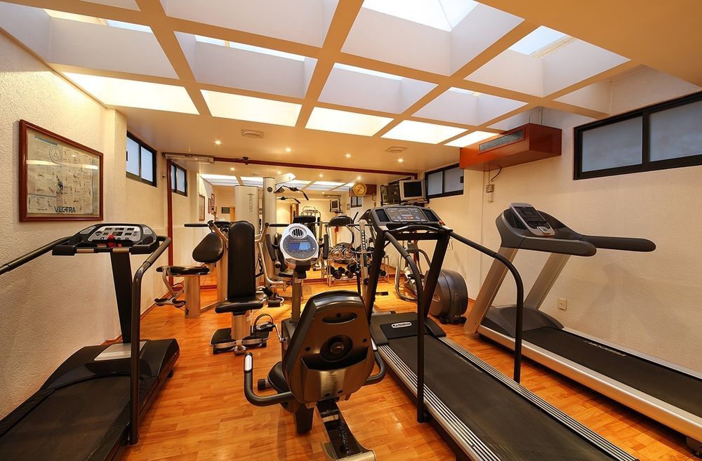 Отель Emporio Reforma Мехико Экстерьер фото A gym in a hotel